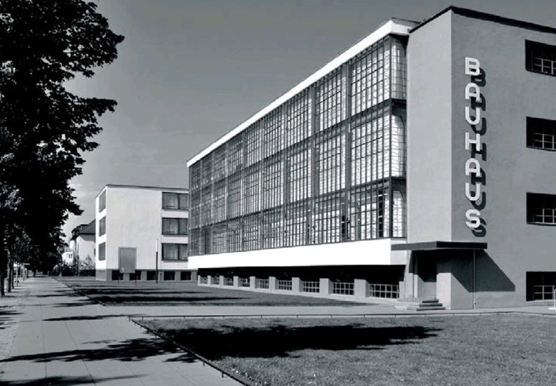 Баухауз («Дом строительства») был прогрессивным экспериме...